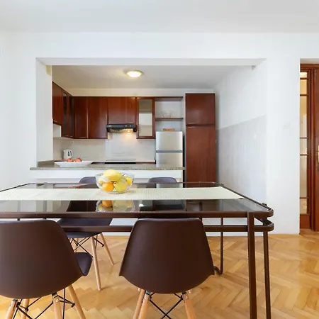 P&g Apartment Baska Voda